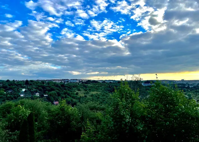 Awesome View - Close To Centre *